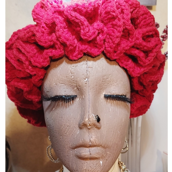 #L❤️VE HANDMADE. Crochet Ruffle HAT - Picture 2 of 5